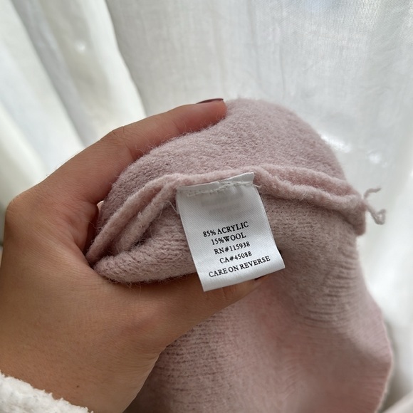 Pink Sweater - Picture 4 of 4